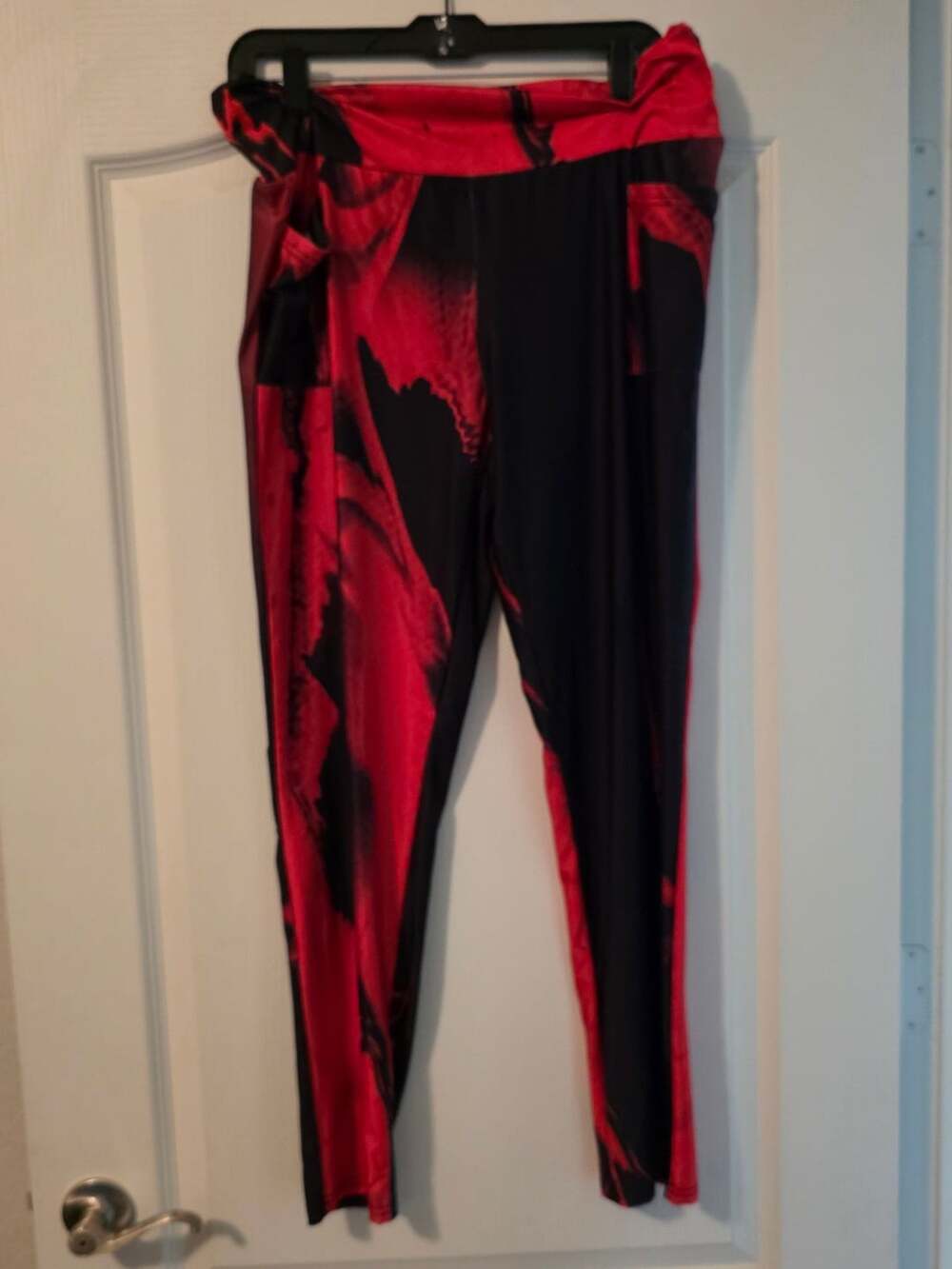 Lily by Fimiana Red And Black Swirl Print Plus Size Leggings 3XL